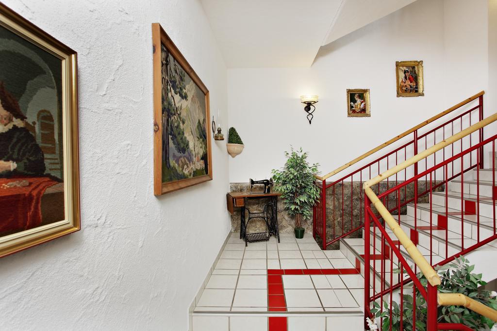 Familie Zuser Hotel Garni มิตแตร์บาค ภายนอก รูปภาพ