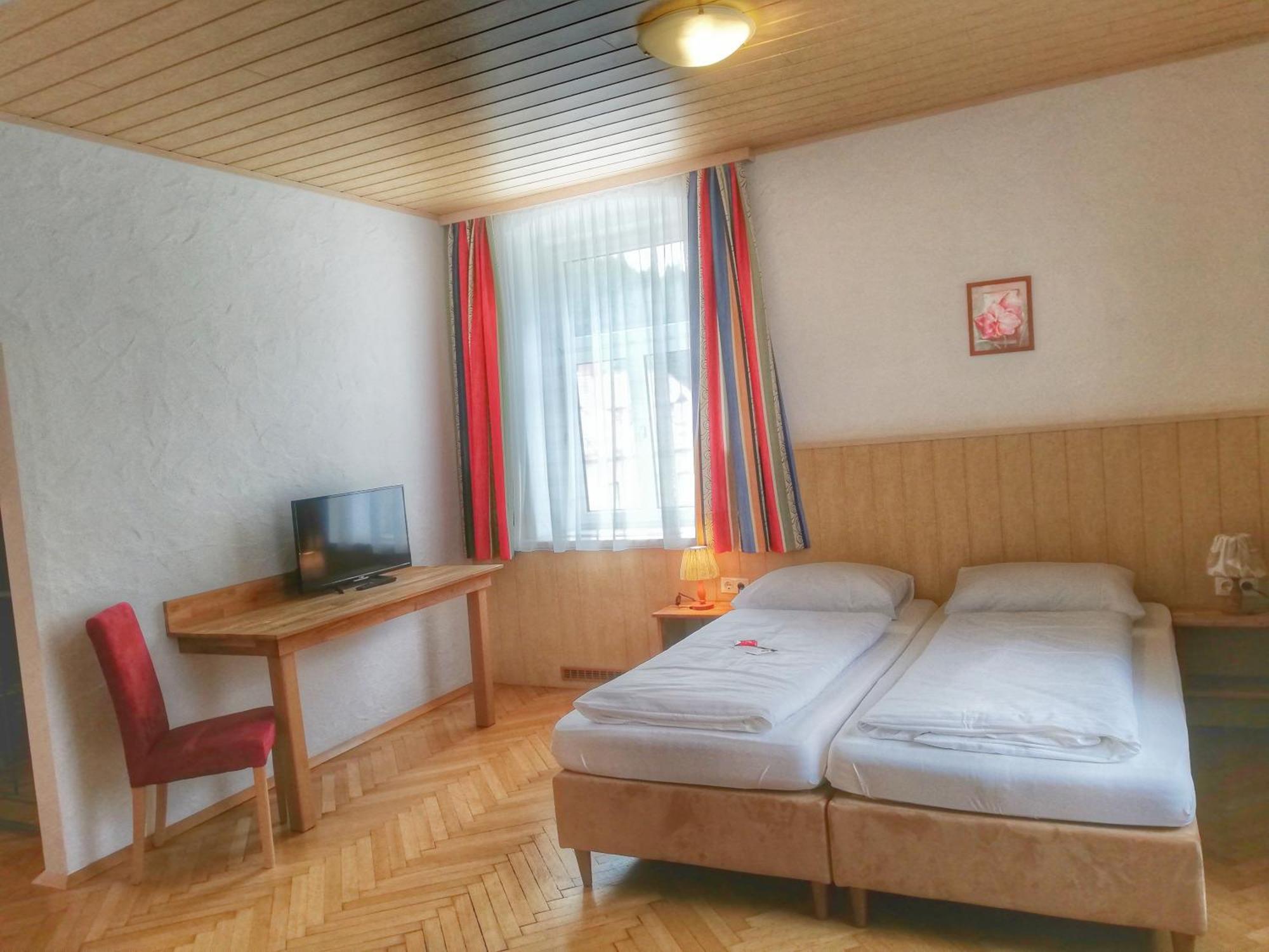 Familie Zuser Hotel Garni มิตแตร์บาค ภายนอก รูปภาพ