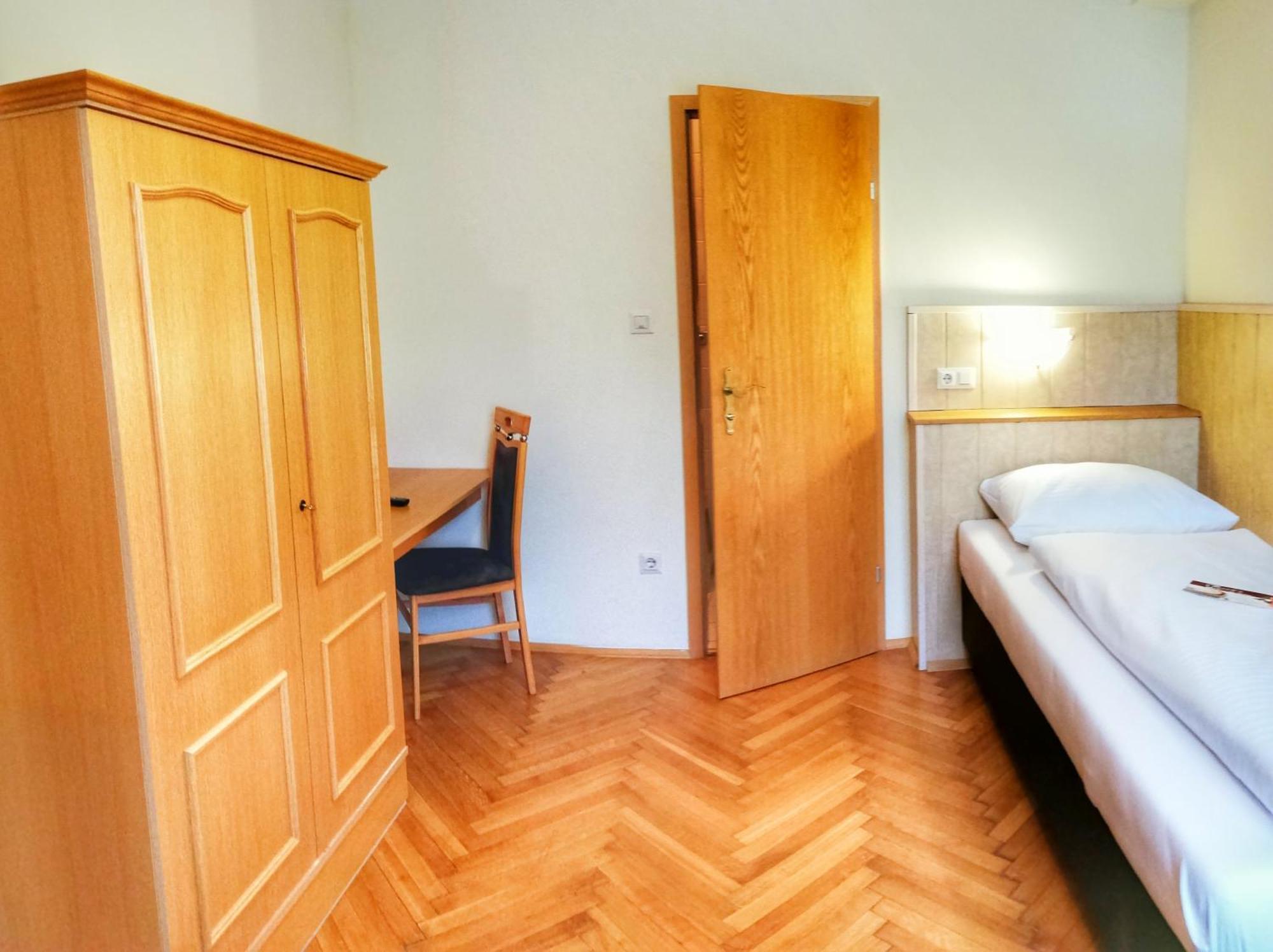 Familie Zuser Hotel Garni มิตแตร์บาค ภายนอก รูปภาพ
