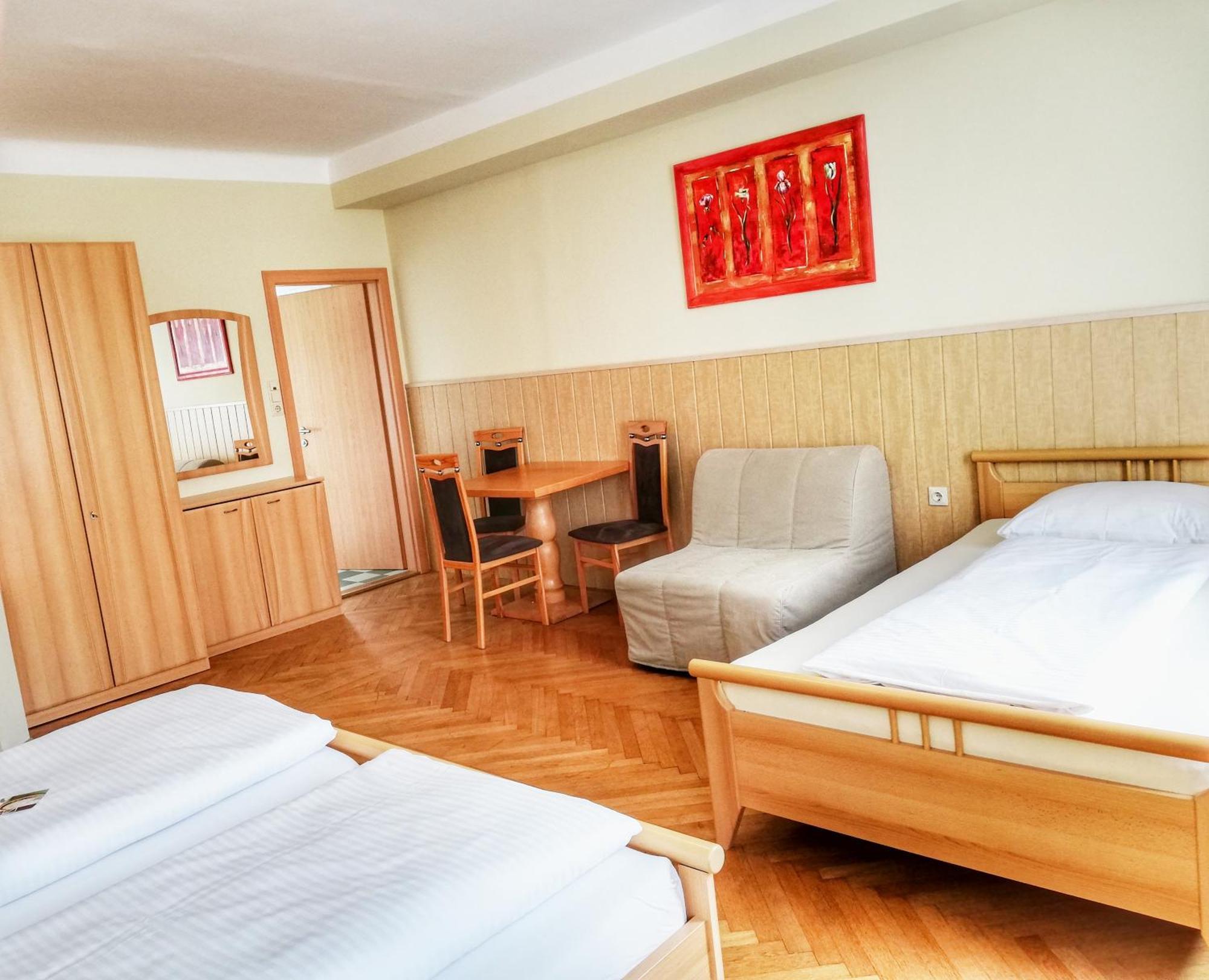 Familie Zuser Hotel Garni มิตแตร์บาค ภายนอก รูปภาพ
