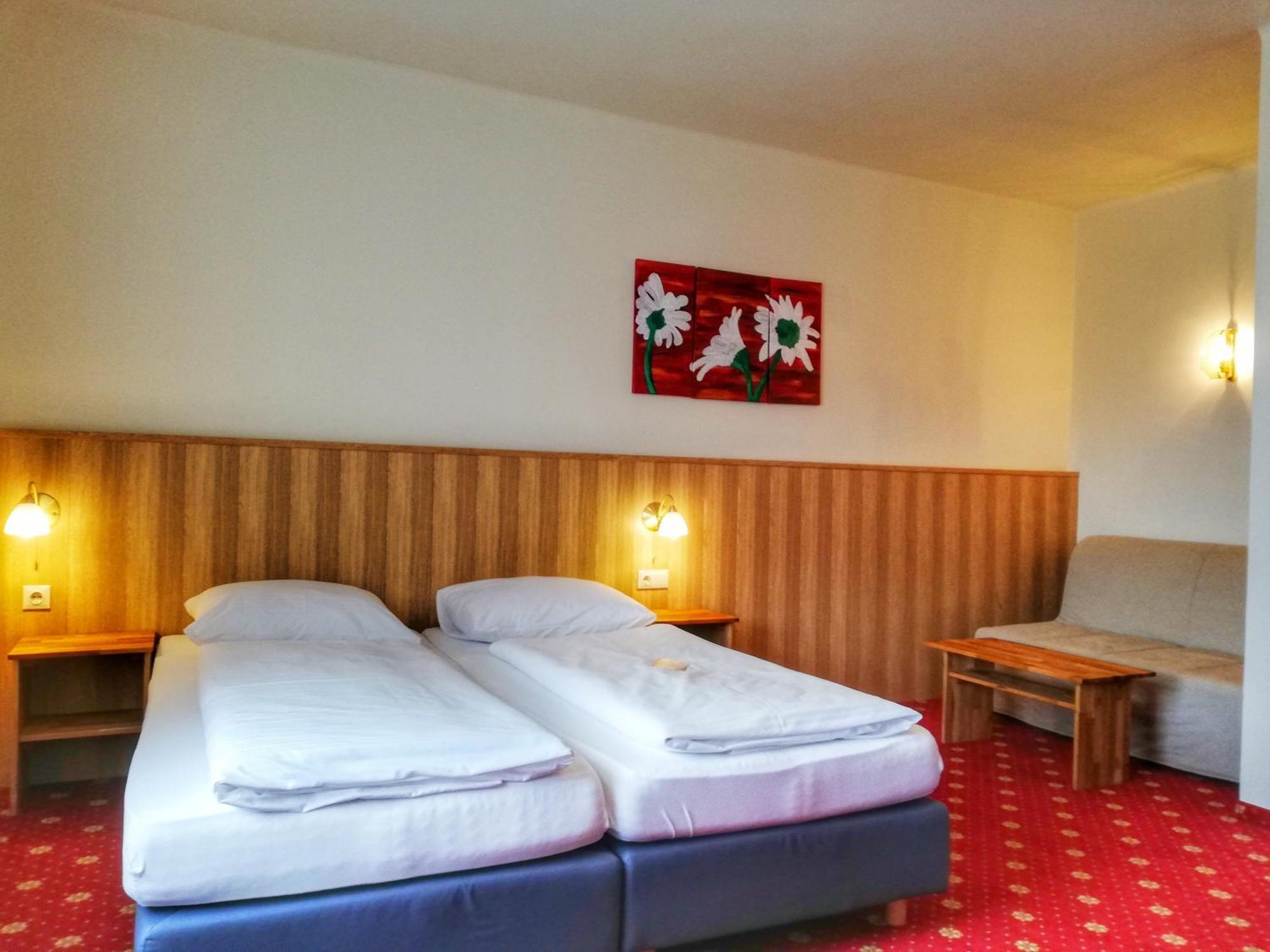 Familie Zuser Hotel Garni มิตแตร์บาค ภายนอก รูปภาพ