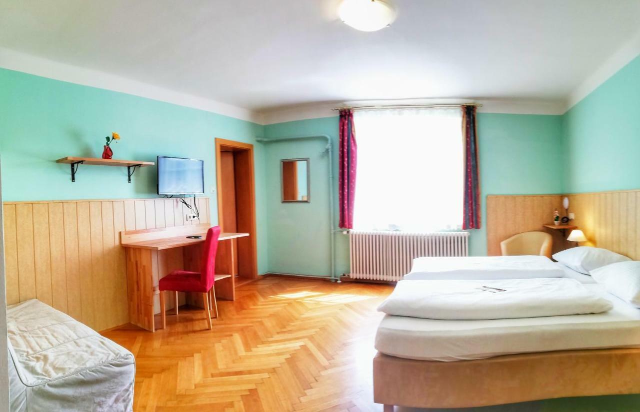 Familie Zuser Hotel Garni มิตแตร์บาค ภายนอก รูปภาพ