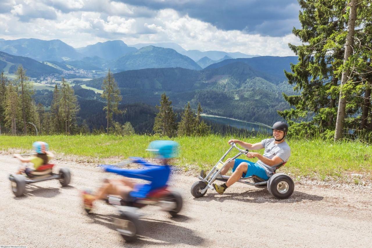 Familie Zuser Hotel Garni มิตแตร์บาค ภายนอก รูปภาพ