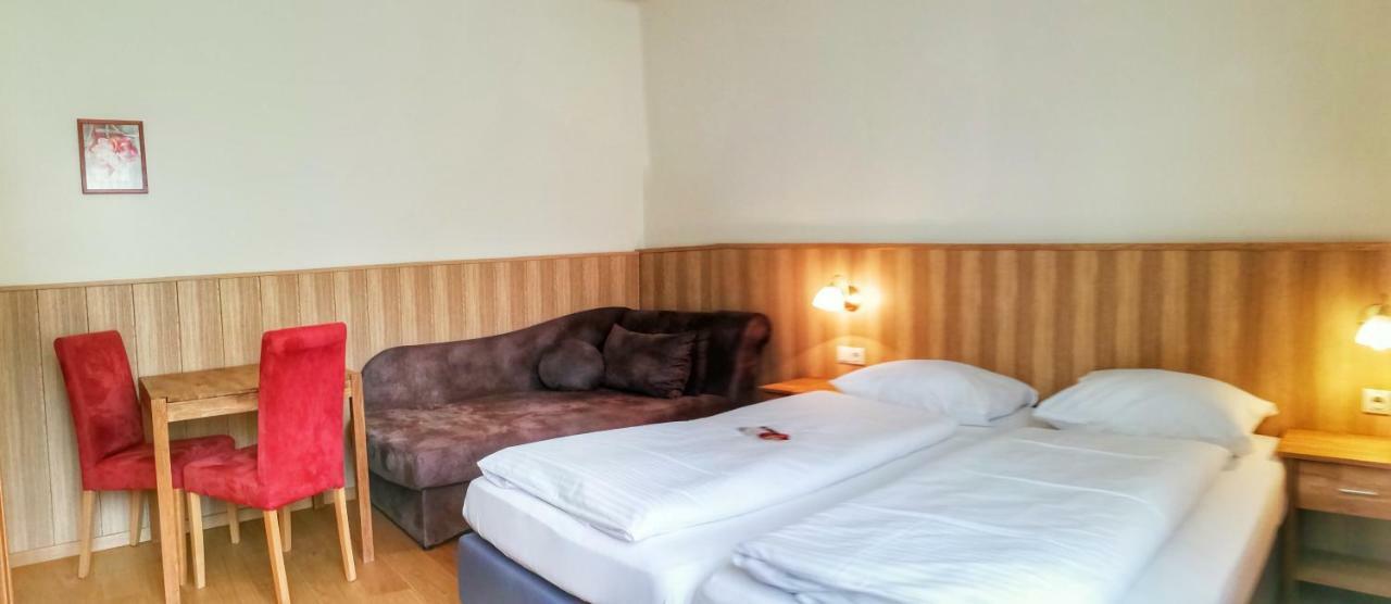 Familie Zuser Hotel Garni มิตแตร์บาค ภายนอก รูปภาพ