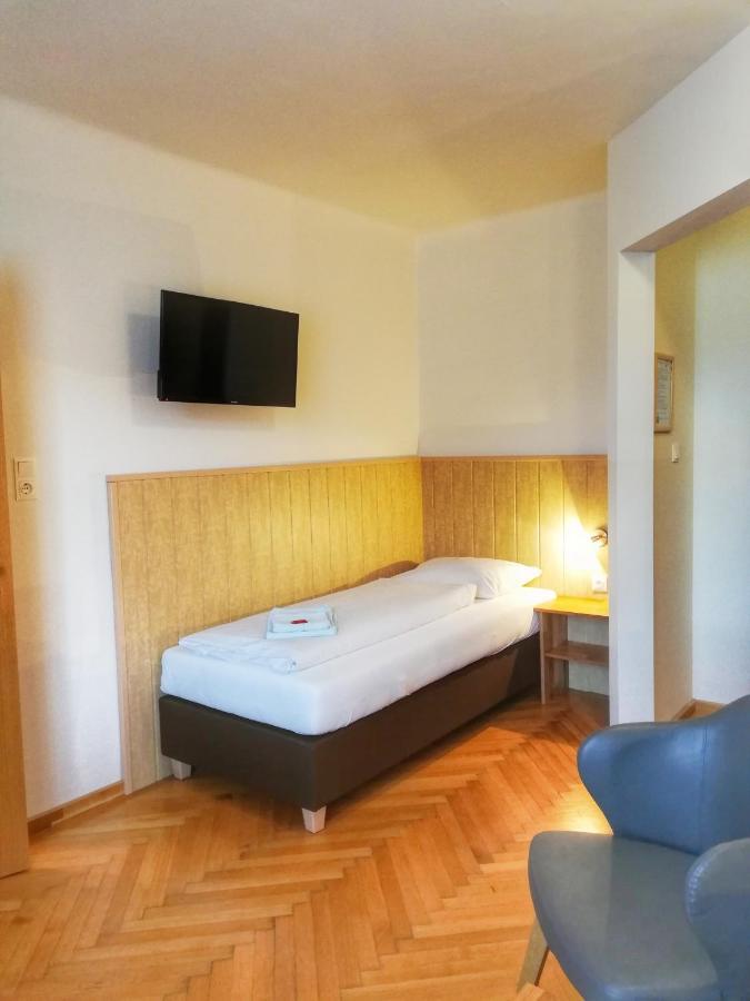 Familie Zuser Hotel Garni มิตแตร์บาค ภายนอก รูปภาพ