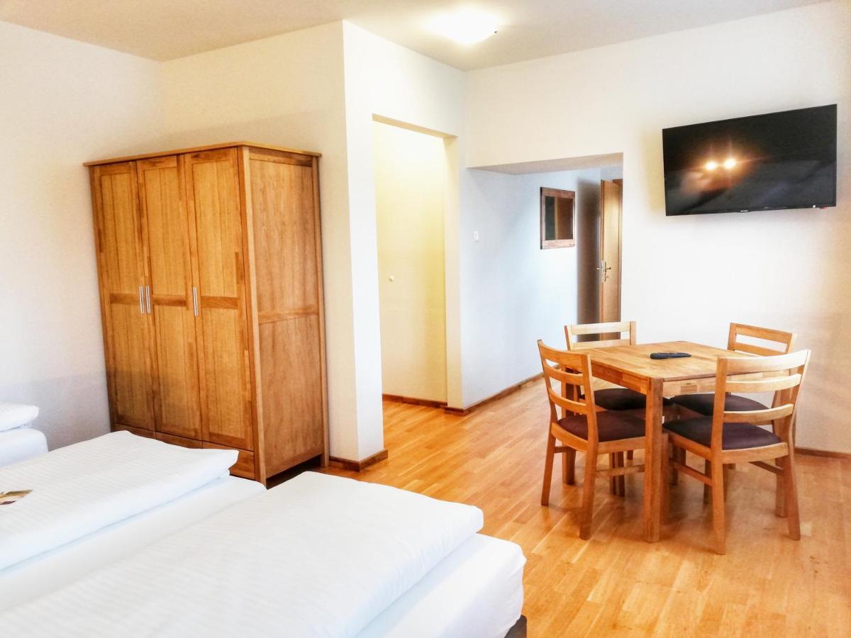 Familie Zuser Hotel Garni มิตแตร์บาค ภายนอก รูปภาพ