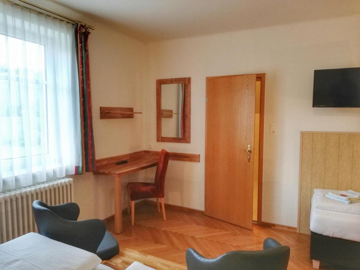 Familie Zuser Hotel Garni มิตแตร์บาค ภายนอก รูปภาพ